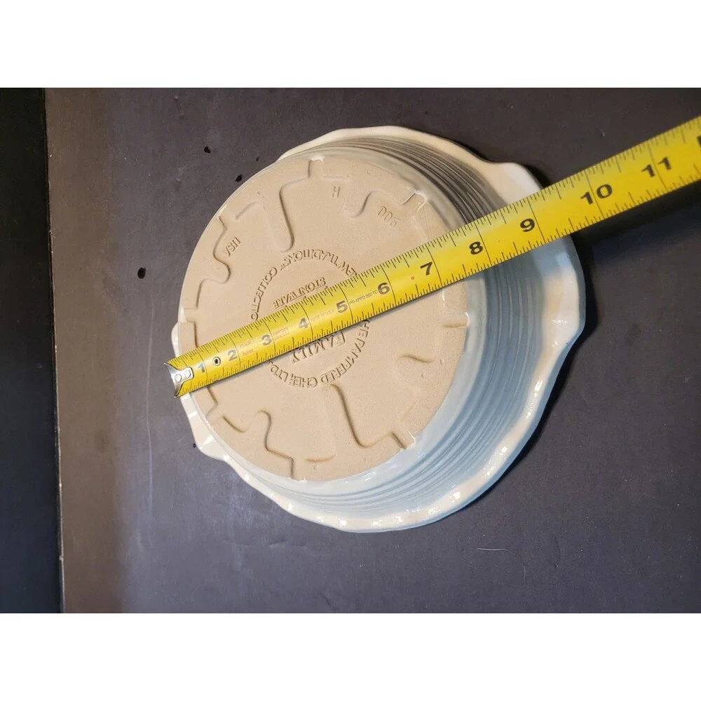 Pampered Chef Family Heritage Deep Dish Pie Plate Stoneware Off White USA Made